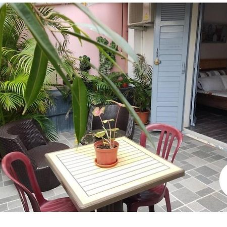 Appartements Et Chambres En Coeur De Ville Saint-Denis - Entree Autonome - Check In 14H30- Ngoại thất bức ảnh
