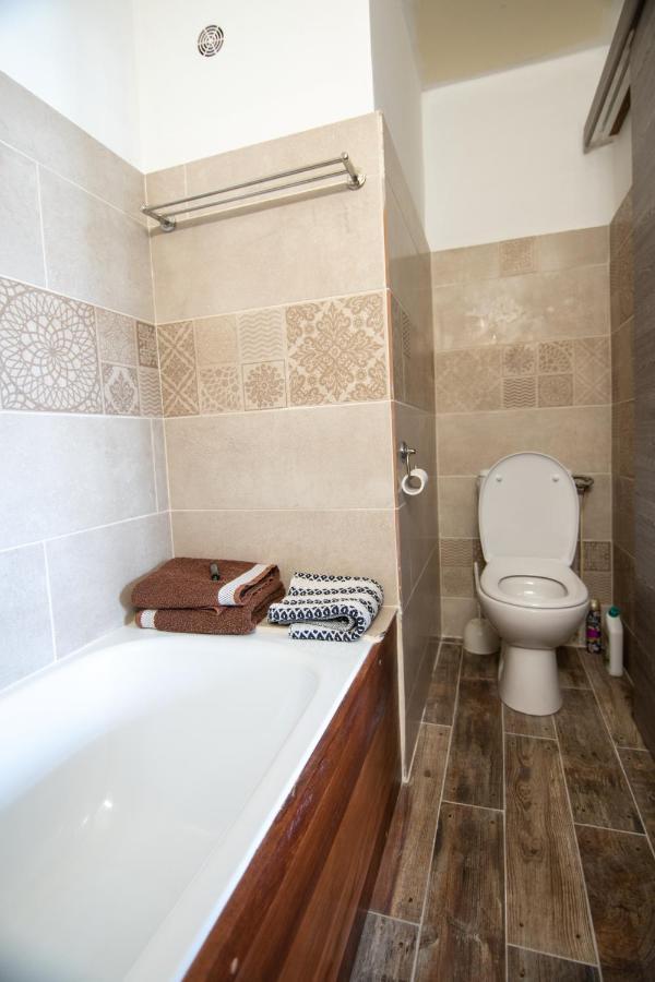 Appartements Et Chambres En Coeur De Ville Saint-Denis - Entree Autonome - Check In 14H30- Ngoại thất bức ảnh