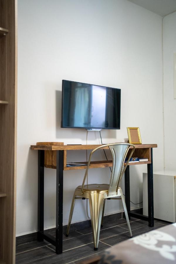 Appartements Et Chambres En Coeur De Ville Saint-Denis - Entree Autonome - Check In 14H30- Ngoại thất bức ảnh