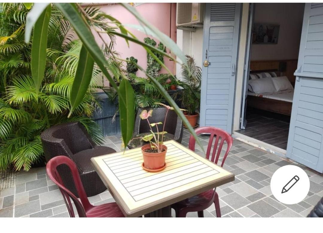 Appartements Et Chambres En Coeur De Ville Saint-Denis - Entree Autonome - Check In 14H30- Ngoại thất bức ảnh