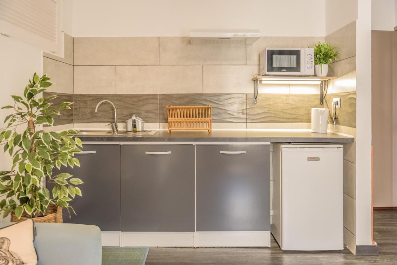 Appartements Et Chambres En Coeur De Ville Saint-Denis - Entree Autonome - Check In 14H30- Ngoại thất bức ảnh